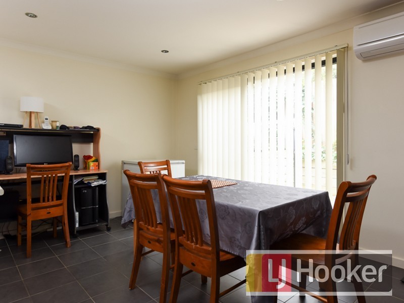 2/11 Laburnum Grove, Doveton VIC 3177