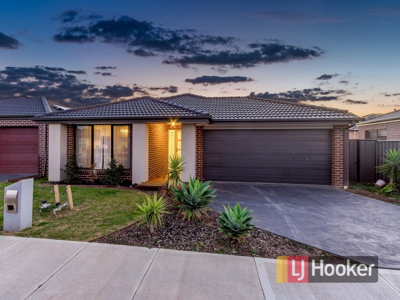 23 Westphalian Rise, Clyde North VIC 3978