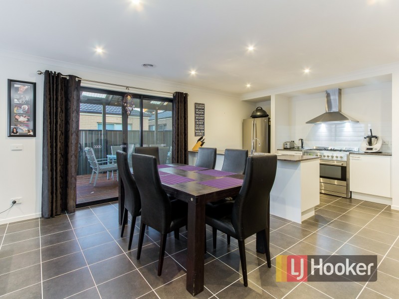 23 Westphalian Rise, Clyde North VIC 3978