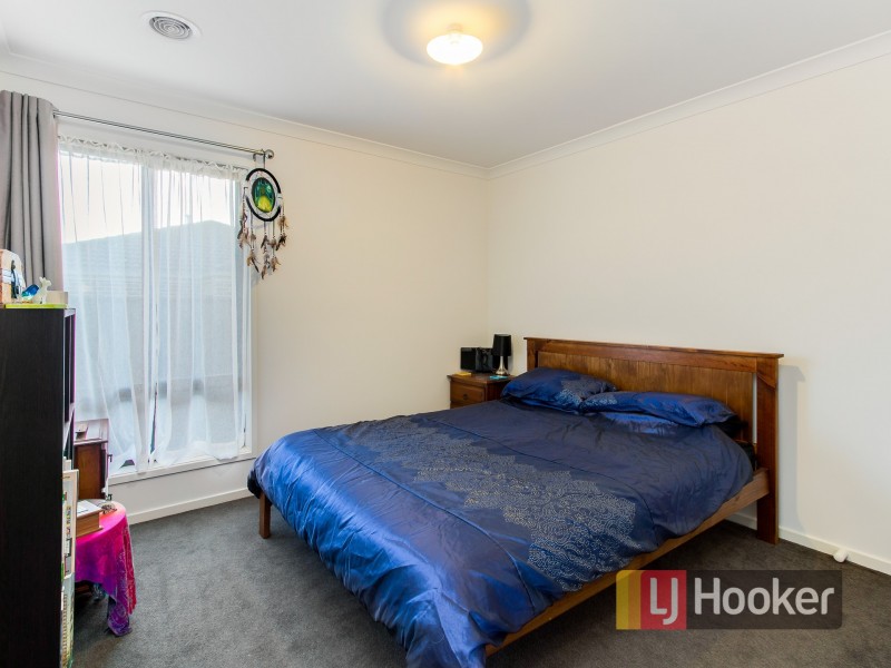 23 Westphalian Rise, Clyde North VIC 3978