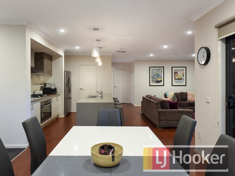 15 Hedgevale Drive, Officer VIC 3809