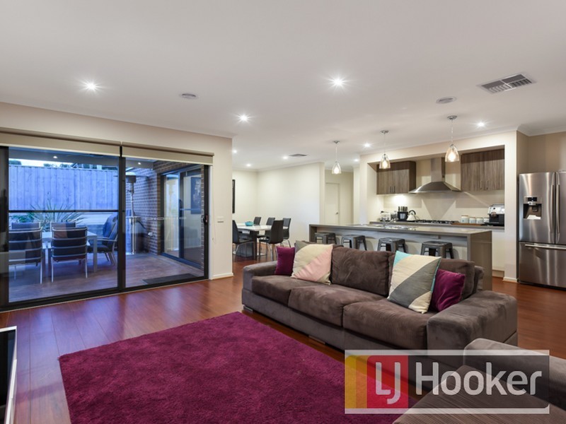 15 Hedgevale Drive, Officer VIC 3809