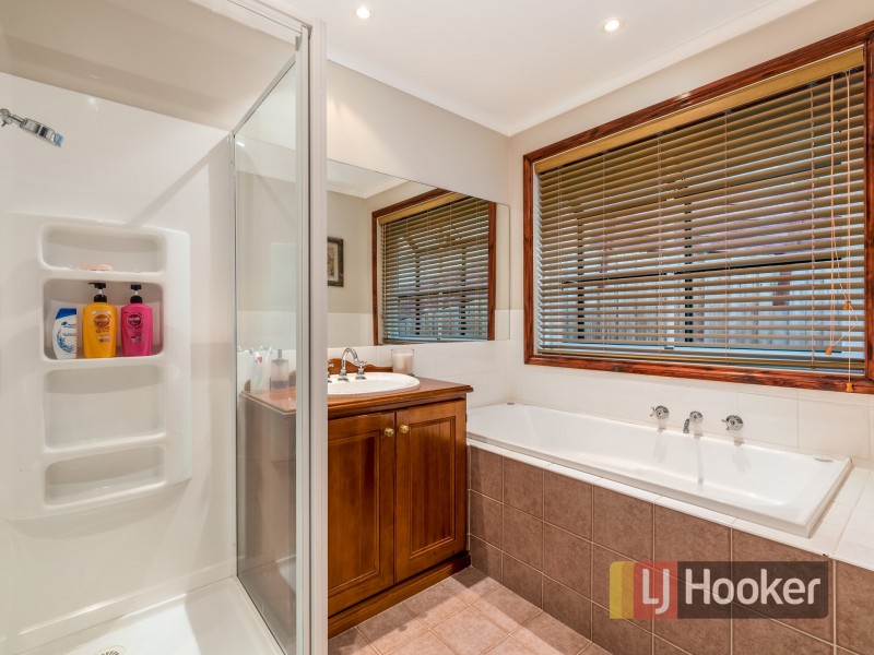 14 Mahon Avenue, Beaconsfield VIC 3807