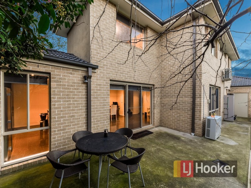 3/55-57 Strathavan Drive, Berwick VIC 3806