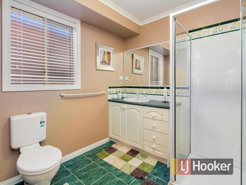 21 Grove Gardens, Berwick VIC 3806