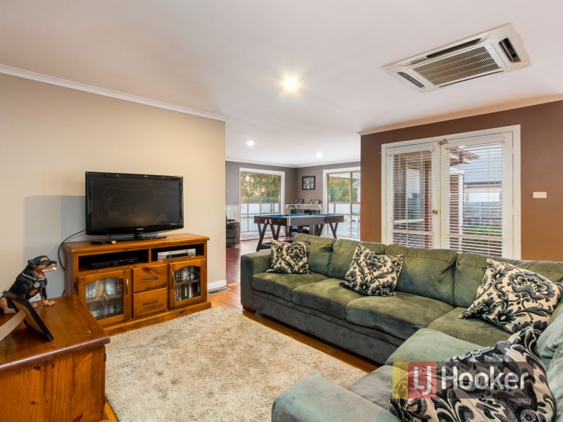 21 Grove Gardens, Berwick VIC 3806