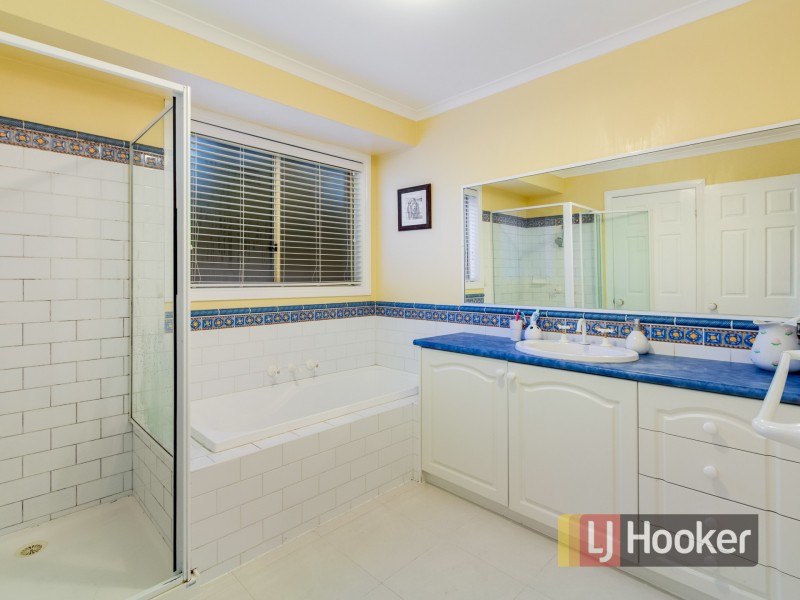 21 Grove Gardens, Berwick VIC 3806