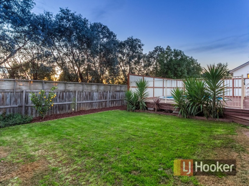 21 Grove Gardens, Berwick VIC 3806