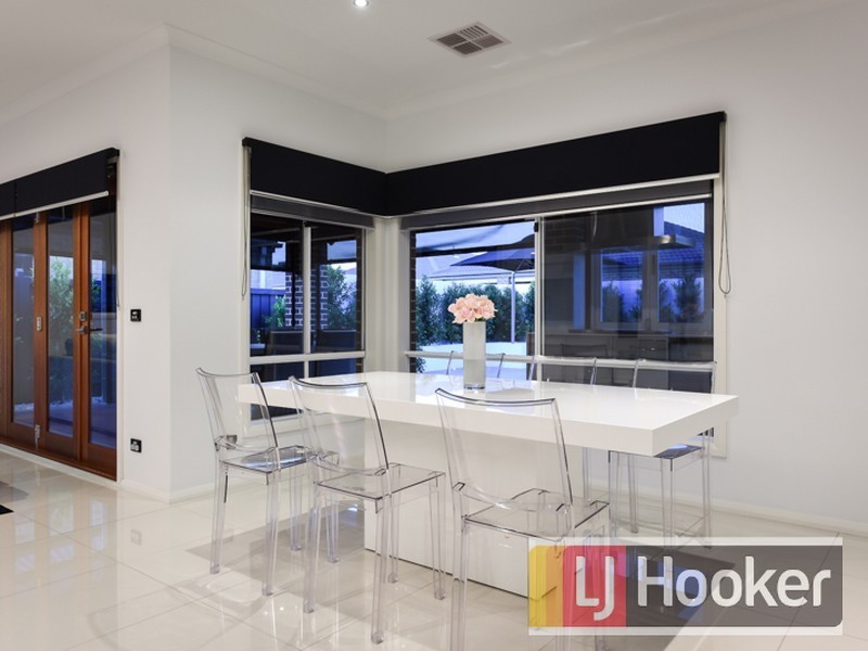 14 Black Caeser Drive, Cranbourne East VIC 3977