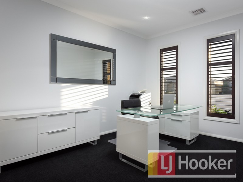 14 Black Caeser Drive, Cranbourne East VIC 3977