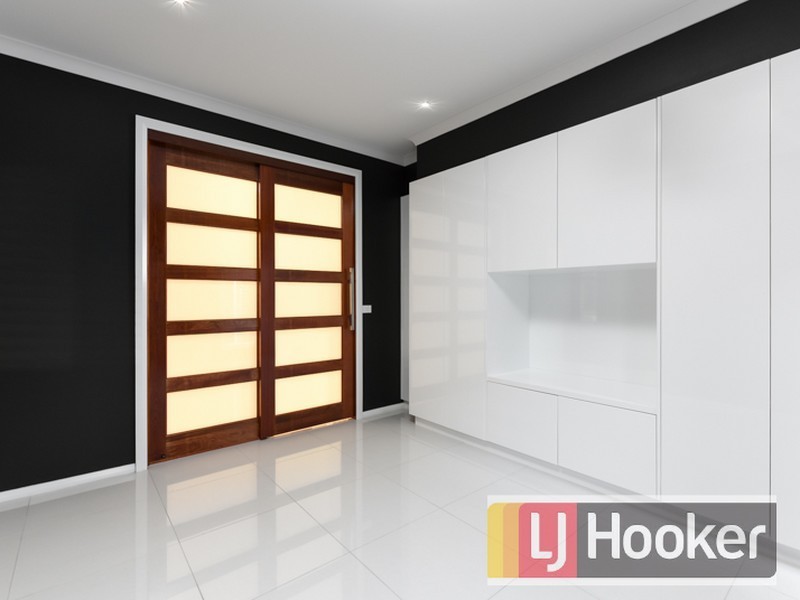 14 Black Caeser Drive, Cranbourne East VIC 3977