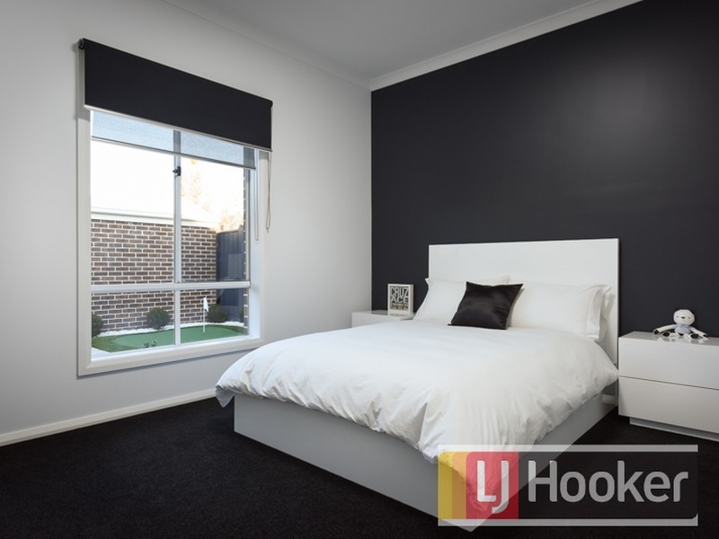 14 Black Caeser Drive, Cranbourne East VIC 3977