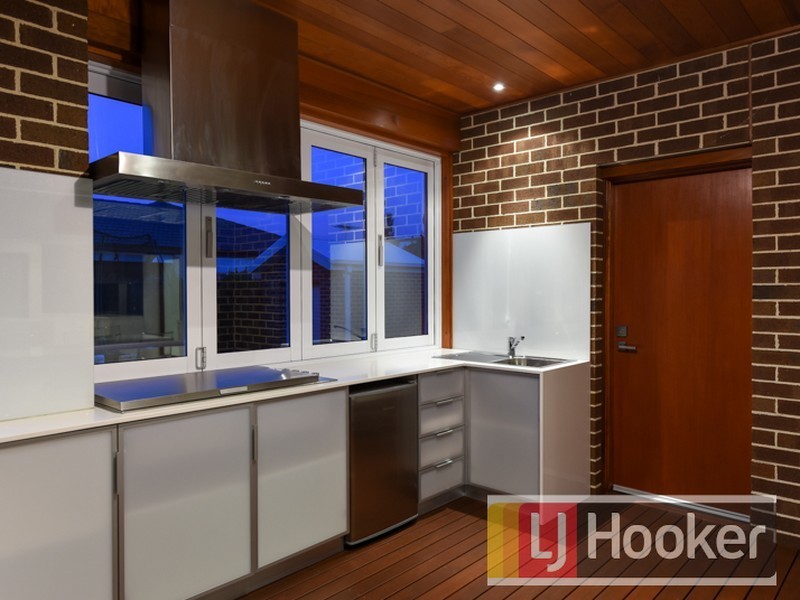 14 Black Caeser Drive, Cranbourne East VIC 3977