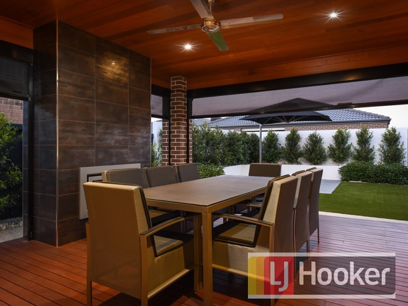 14 Black Caeser Drive, Cranbourne East VIC 3977