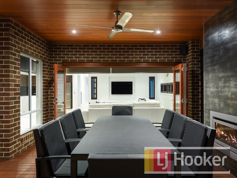 14 Black Caeser Drive, Cranbourne East VIC 3977