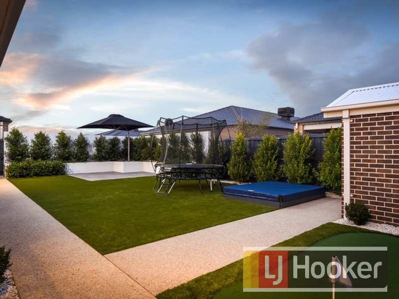 14 Black Caeser Drive, Cranbourne East VIC 3977