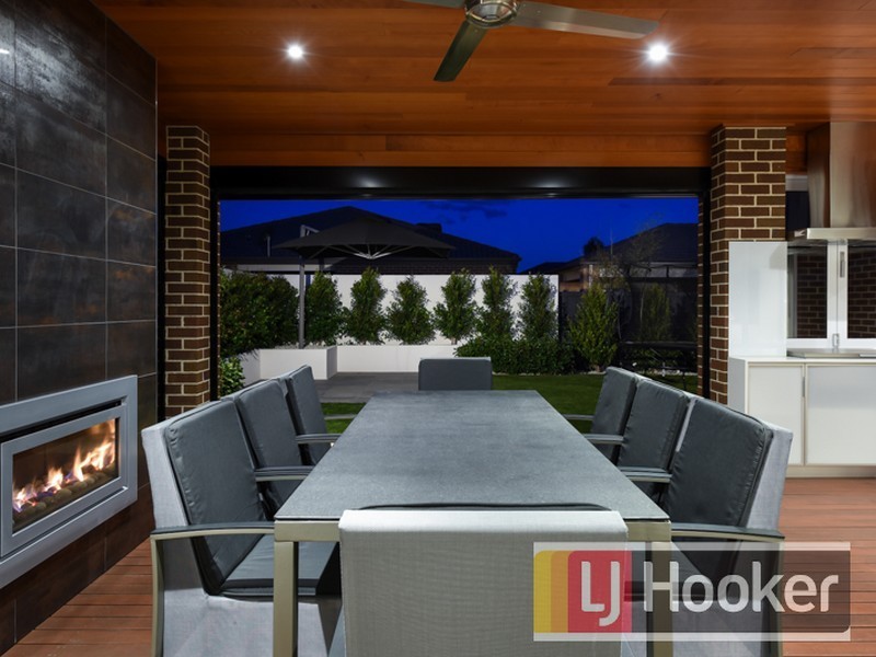 14 Black Caeser Drive, Cranbourne East VIC 3977