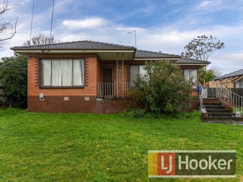 6 & 8 Meadow Wood Walk, Narre Warren VIC 3805