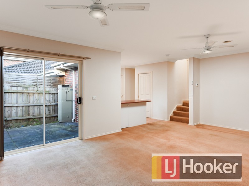 1/12-14 Harkaway Road, Berwick VIC 3806