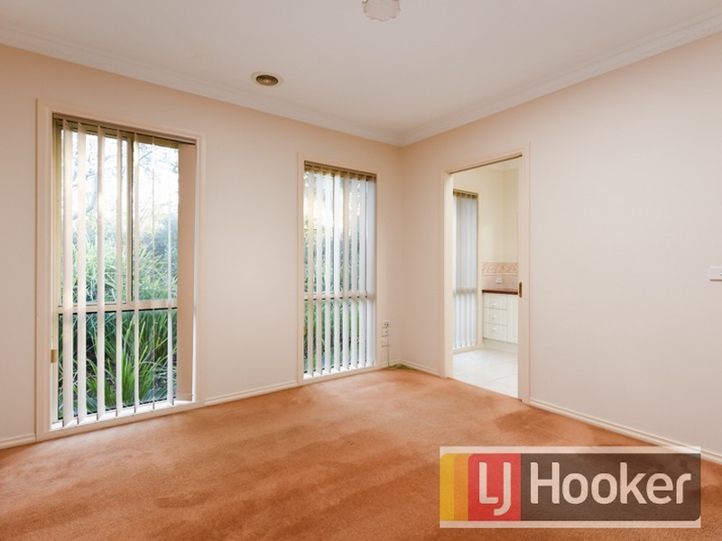 1/12-14 Harkaway Road, Berwick VIC 3806