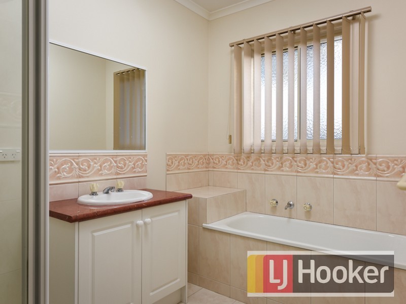 1/12-14 Harkaway Road, Berwick VIC 3806