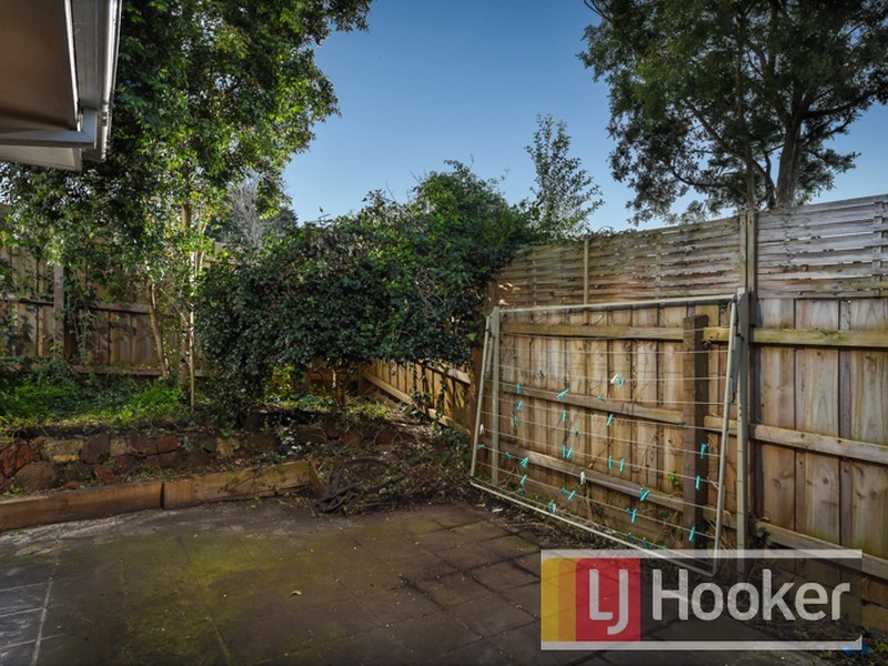 1/12-14 Harkaway Road, Berwick VIC 3806