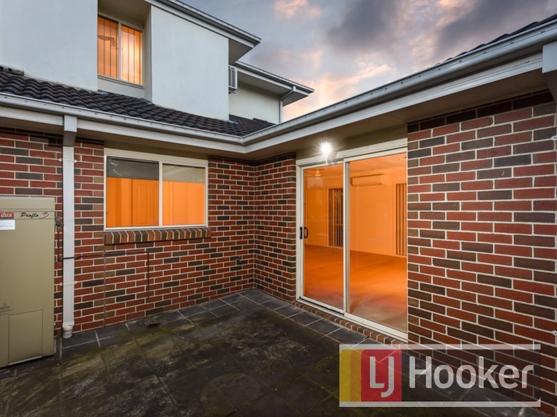 1/12-14 Harkaway Road, Berwick VIC 3806