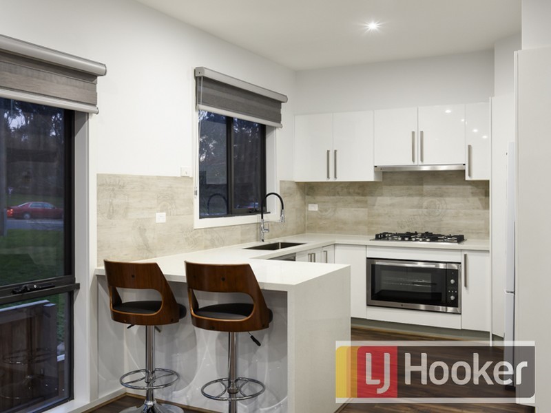 5/2 Harkaway Road, Berwick VIC 3806