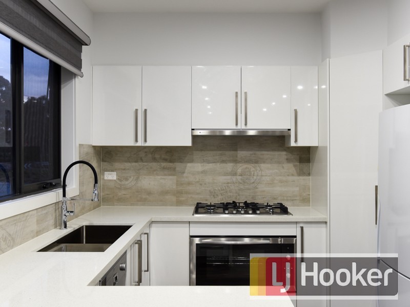 5/2 Harkaway Road, Berwick VIC 3806