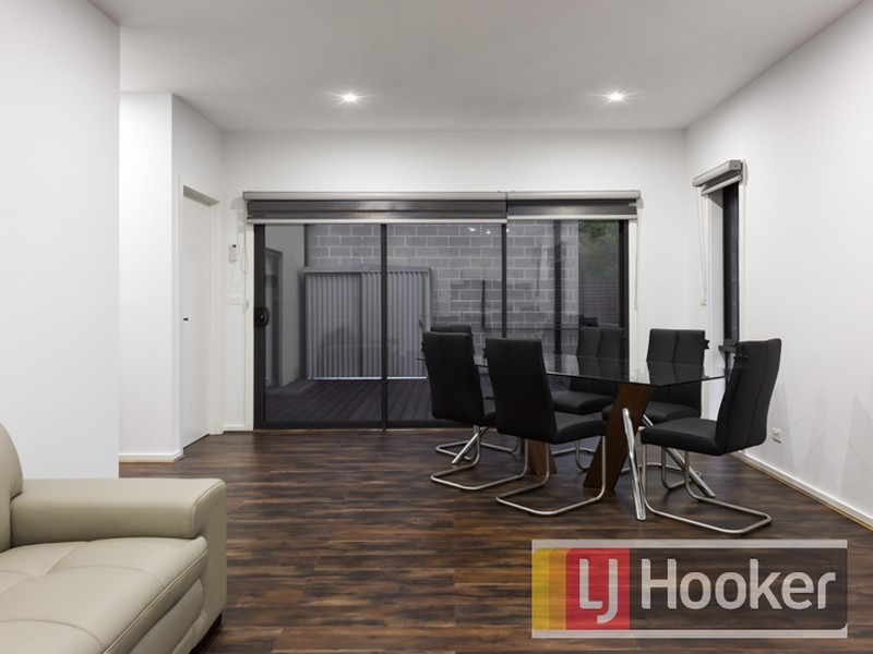 5/2 Harkaway Road, Berwick VIC 3806