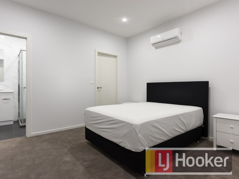 5/2 Harkaway Road, Berwick VIC 3806