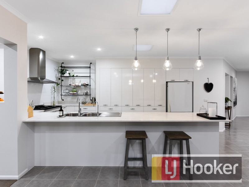 18 Meg Way, Berwick VIC 3806