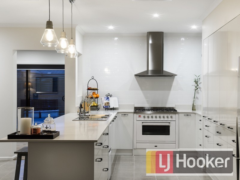 18 Meg Way, Berwick VIC 3806