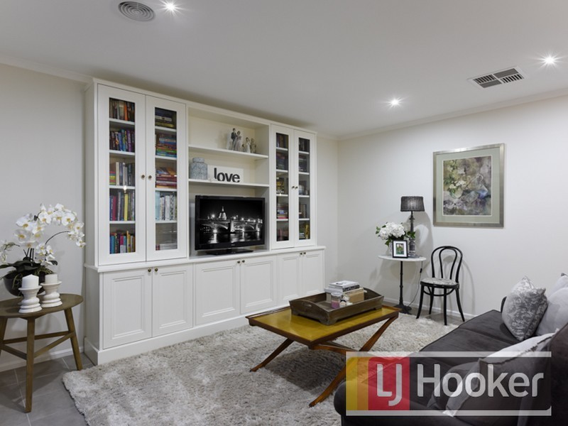 18 Meg Way, Berwick VIC 3806