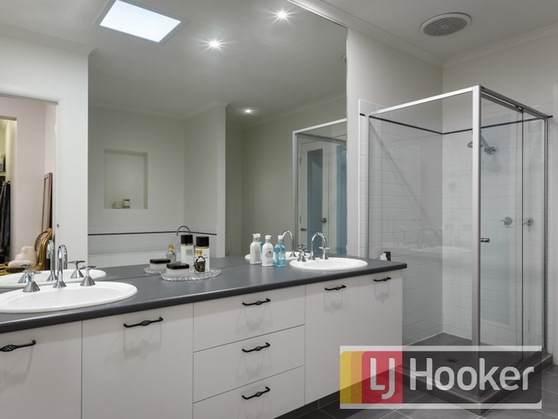 18 Meg Way, Berwick VIC 3806