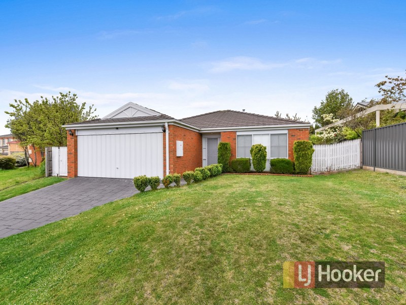4 Demint Walk, Narre Warren South VIC 3805