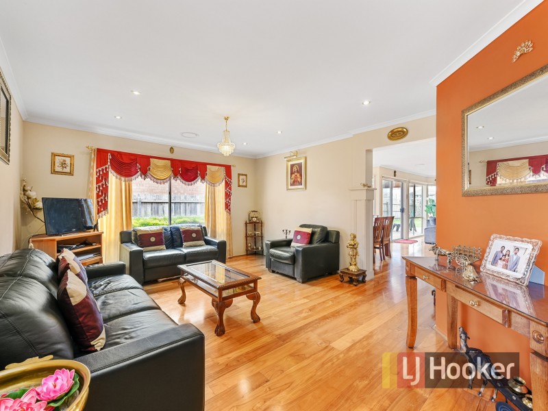 4 Demint Walk, Narre Warren South VIC 3805