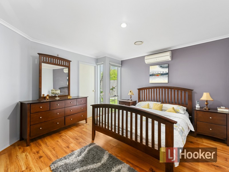 4 Demint Walk, Narre Warren South VIC 3805