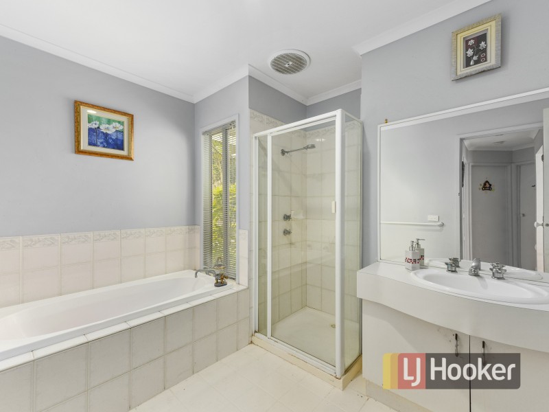 4 Demint Walk, Narre Warren South VIC 3805