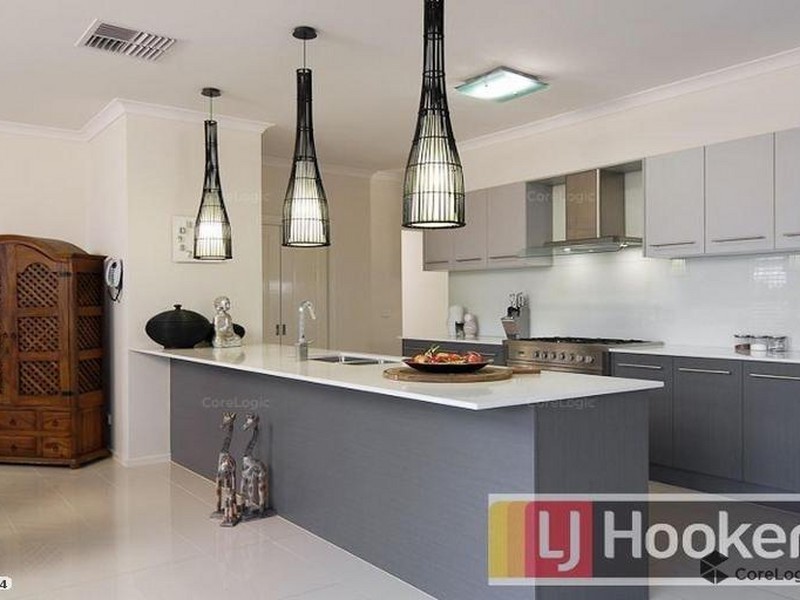 7 Loxton Way, Pakenham VIC 3810