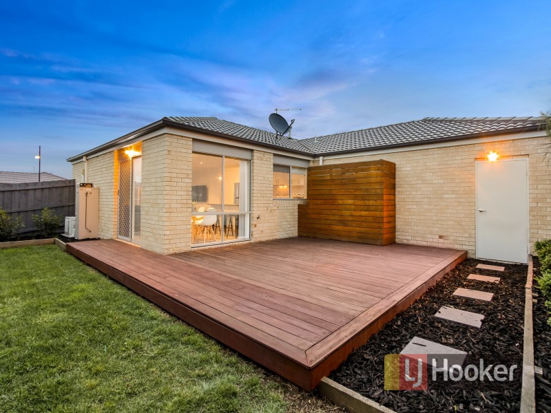 15/7 Melissa Way, Pakenham VIC 3810