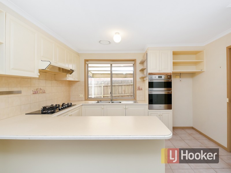 Unit 2/6 Hawker Gardens, Berwick VIC 3806