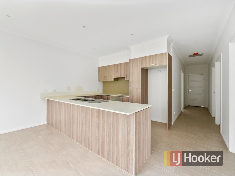 Unit 5/2 Wadsley Avenue, Pakenham VIC 3810