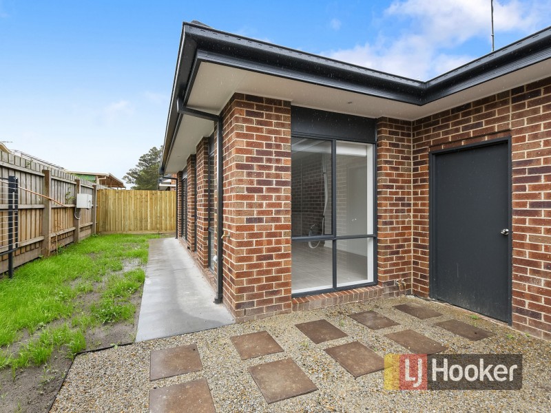 Unit 5/2 Wadsley Avenue, Pakenham VIC 3810