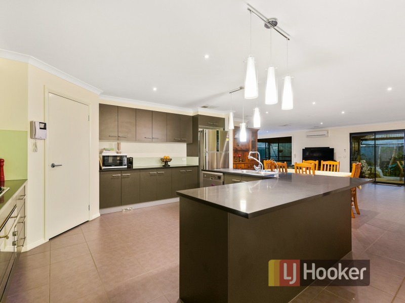 15 Marija Crescent, Berwick VIC 3806