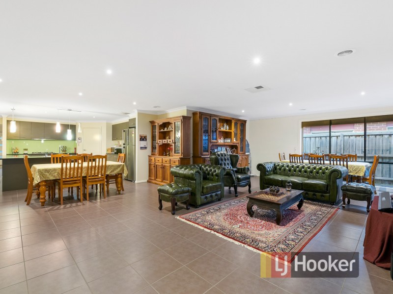 15 Marija Crescent, Berwick VIC 3806