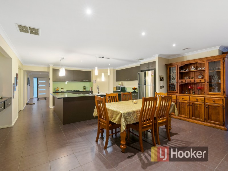 15 Marija Crescent, Berwick VIC 3806