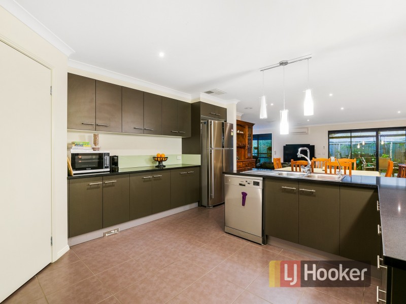 15 Marija Crescent, Berwick VIC 3806