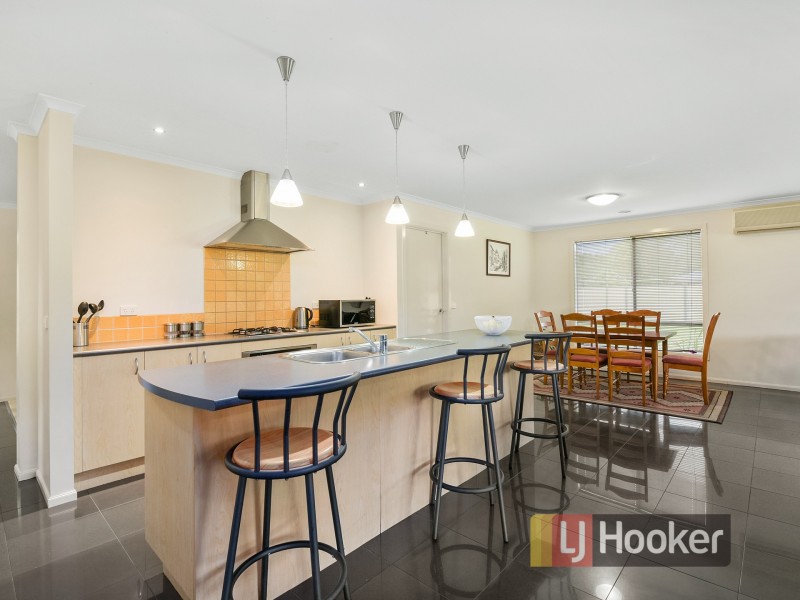 37 Cranston Close, Narre Warren North VIC 3804