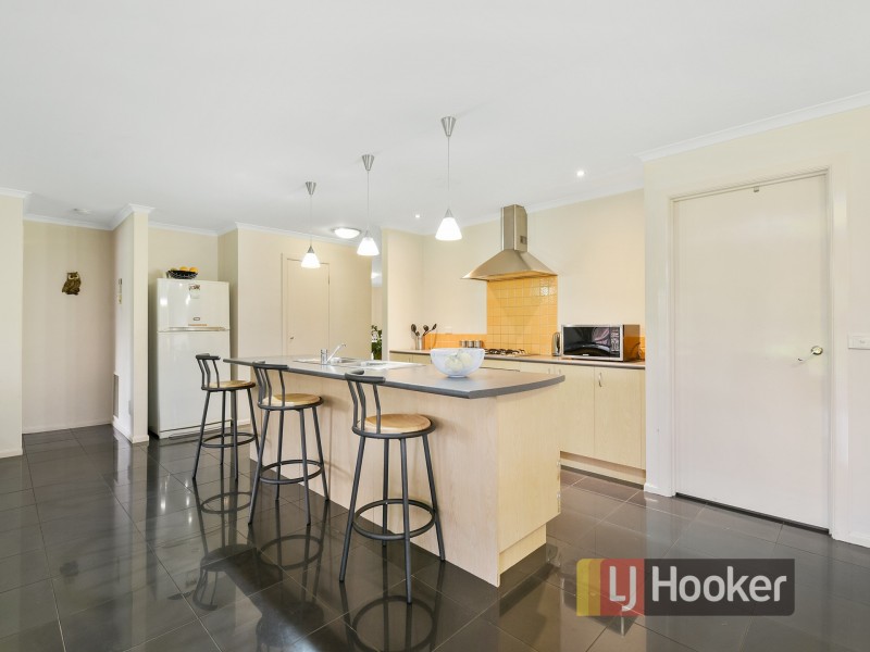 37 Cranston Close, Narre Warren North VIC 3804